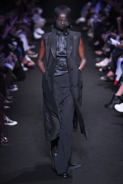 Look 26